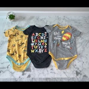 Dr. Seuss onesies set of 3 size 18months